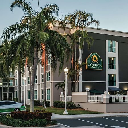 Готель La Quinta By Wyndham Plantation At Sw 6Th St Екстер'єр фото