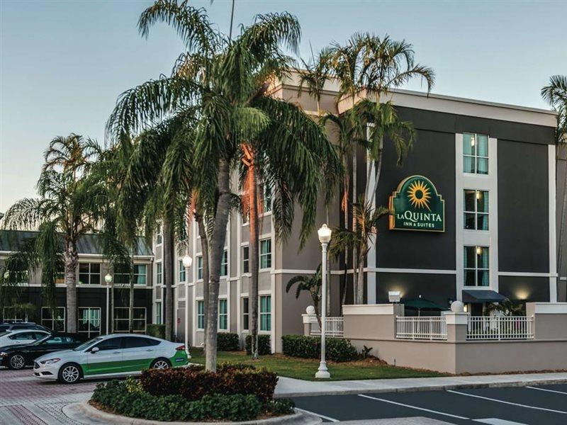 Готель La Quinta By Wyndham Plantation At Sw 6Th St Екстер'єр фото