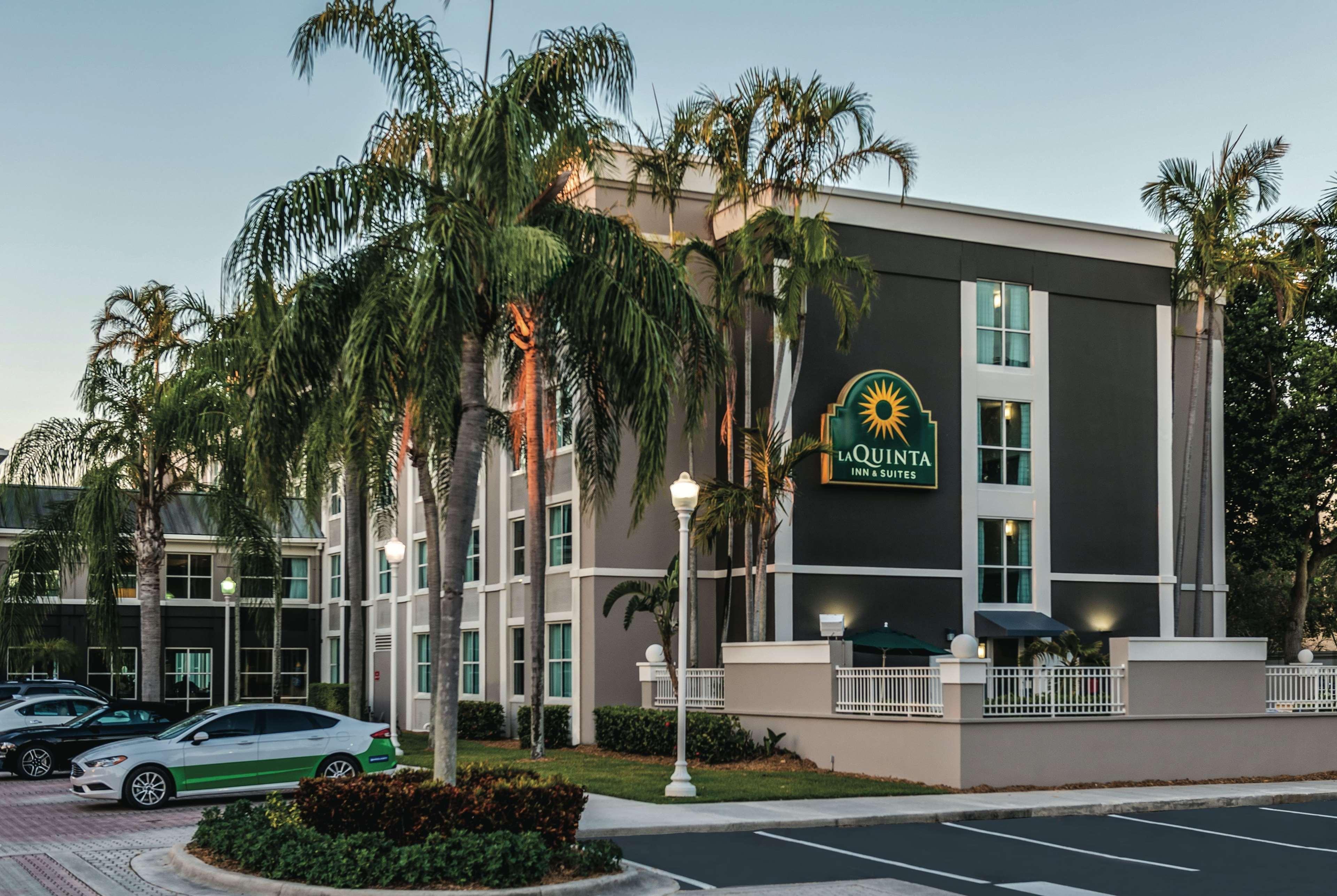 Готель La Quinta By Wyndham Plantation At Sw 6Th St Екстер'єр фото