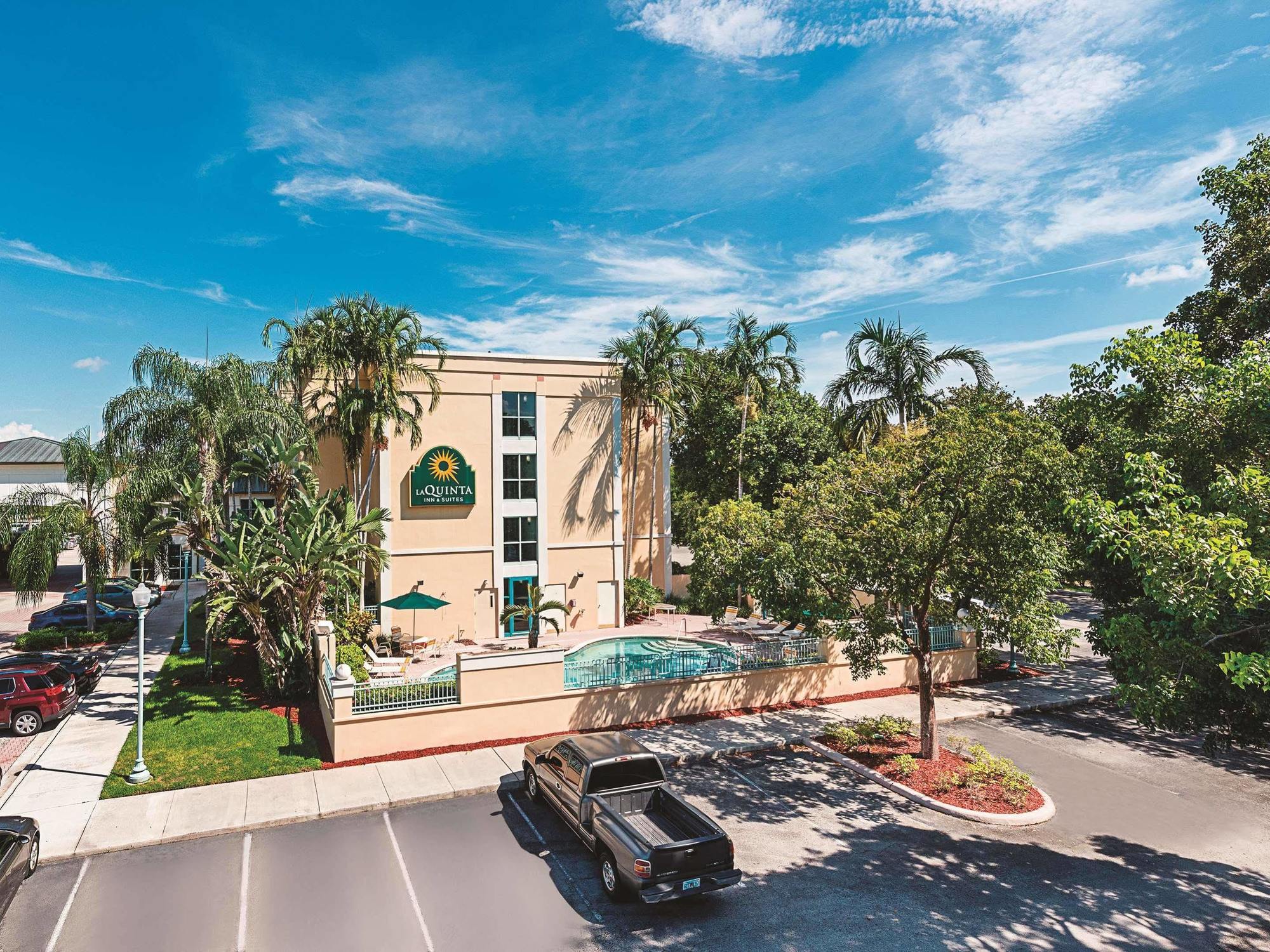 Готель La Quinta By Wyndham Plantation At Sw 6Th St Екстер'єр фото