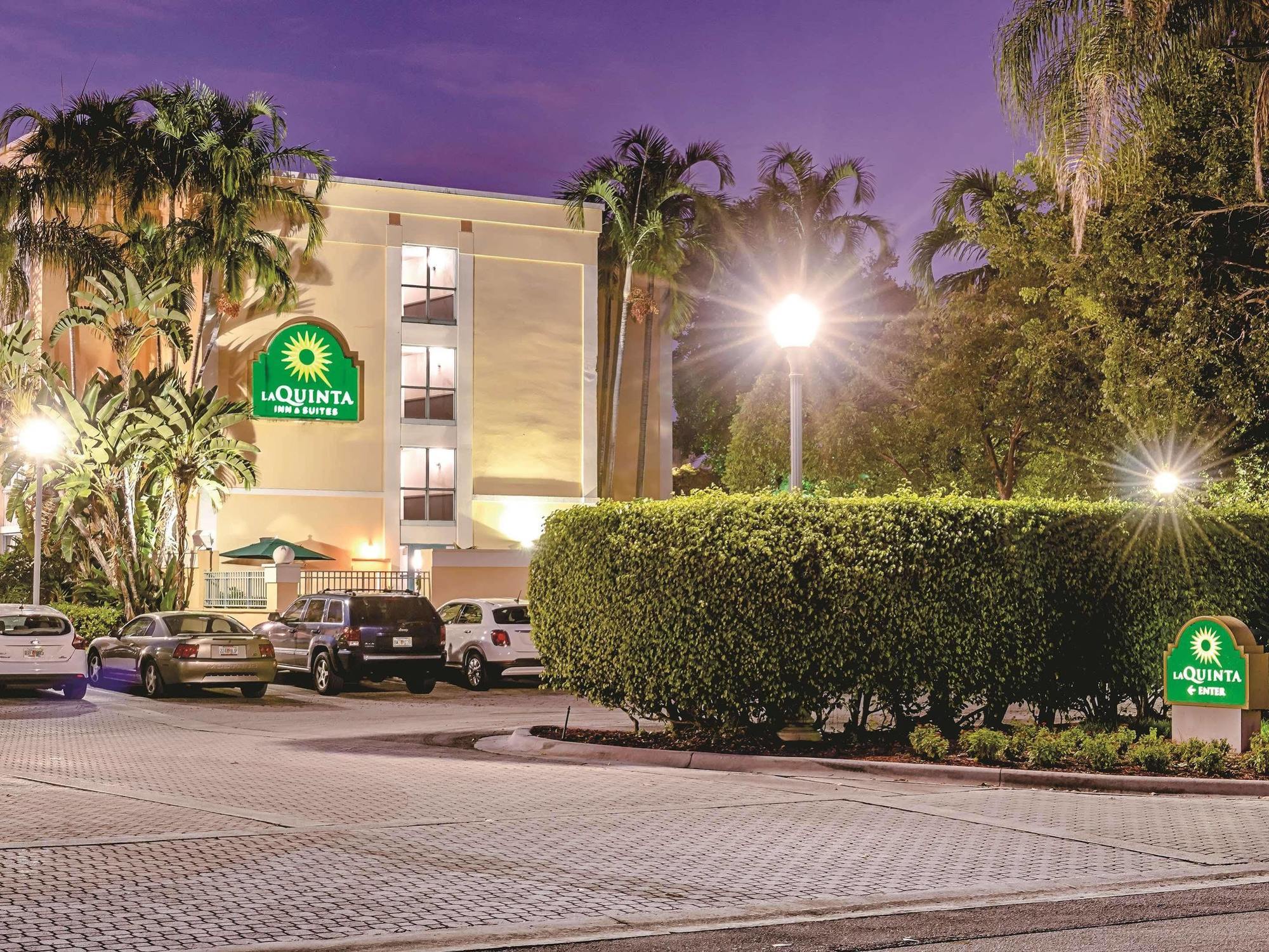 Готель La Quinta By Wyndham Plantation At Sw 6Th St Екстер'єр фото